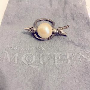 Alexander McQueen Pearl Arrow Ring Size 9